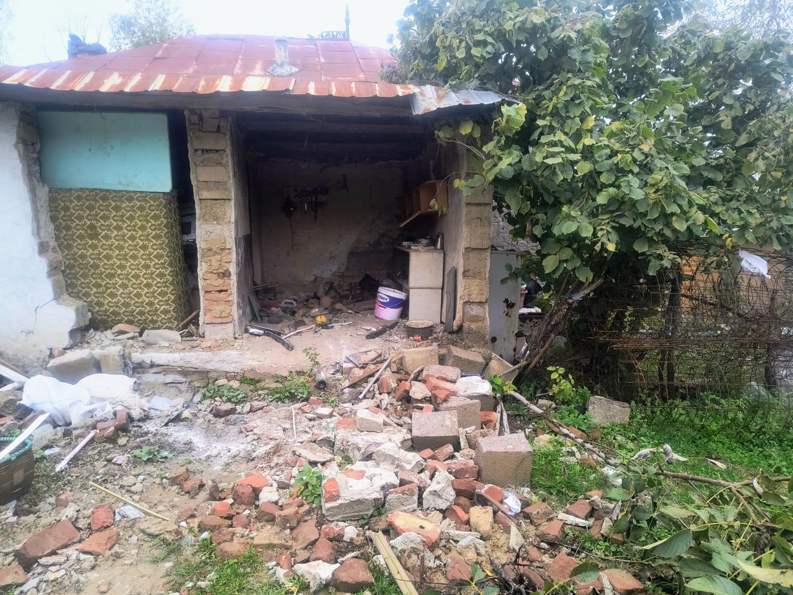 fetita oarba cu nevoie de ajutor 3